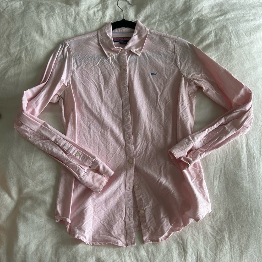 Vineyard Vines light pink button down women’s shirt, size 2 EUC